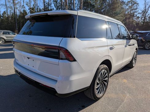 Certified 2025 Lincoln Navigator Black Label image 5