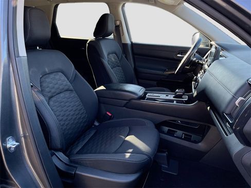 Certified 2022 Nissan Pathfinder SV image 26