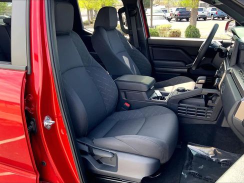 Certified 2025 Toyota Tacoma SR5 image 8