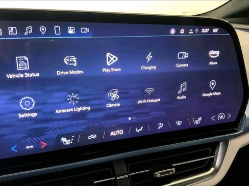 Used 2025 Chevrolet Equinox EV LT image 6