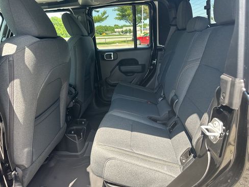 New 2025 Jeep Gladiator Willys image 43