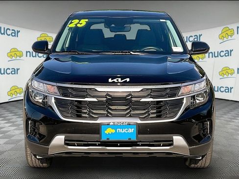 Used 2025 Kia Seltos LX AWD/4WD image 2