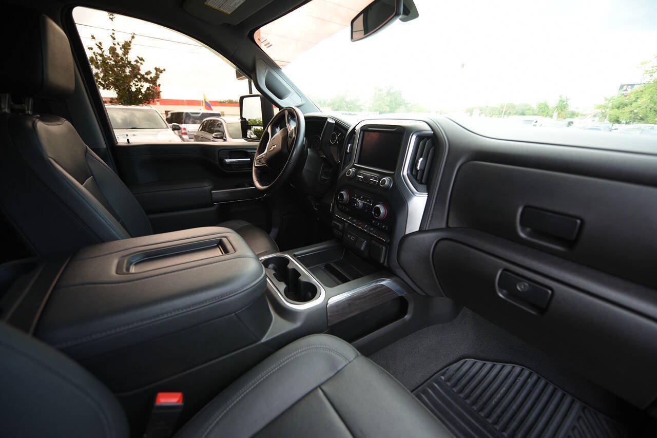 Used 2022 Chevrolet Silverado 2500 LTZ w/ LTZ Convenience Package AWD/4WD image 16
