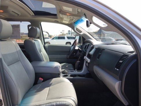 Used 2012 Toyota Sequoia Platinum AWD/4WD image 43