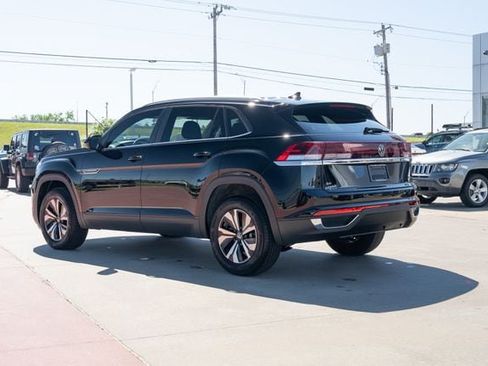 New 2026 Volkswagen Atlas Cross Sport SE AWD/4WD image 4