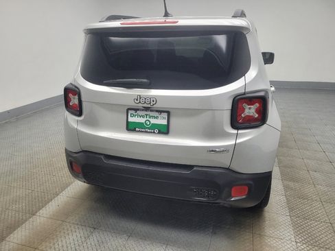 Used 2016 Jeep Renegade Latitude FWD image 7