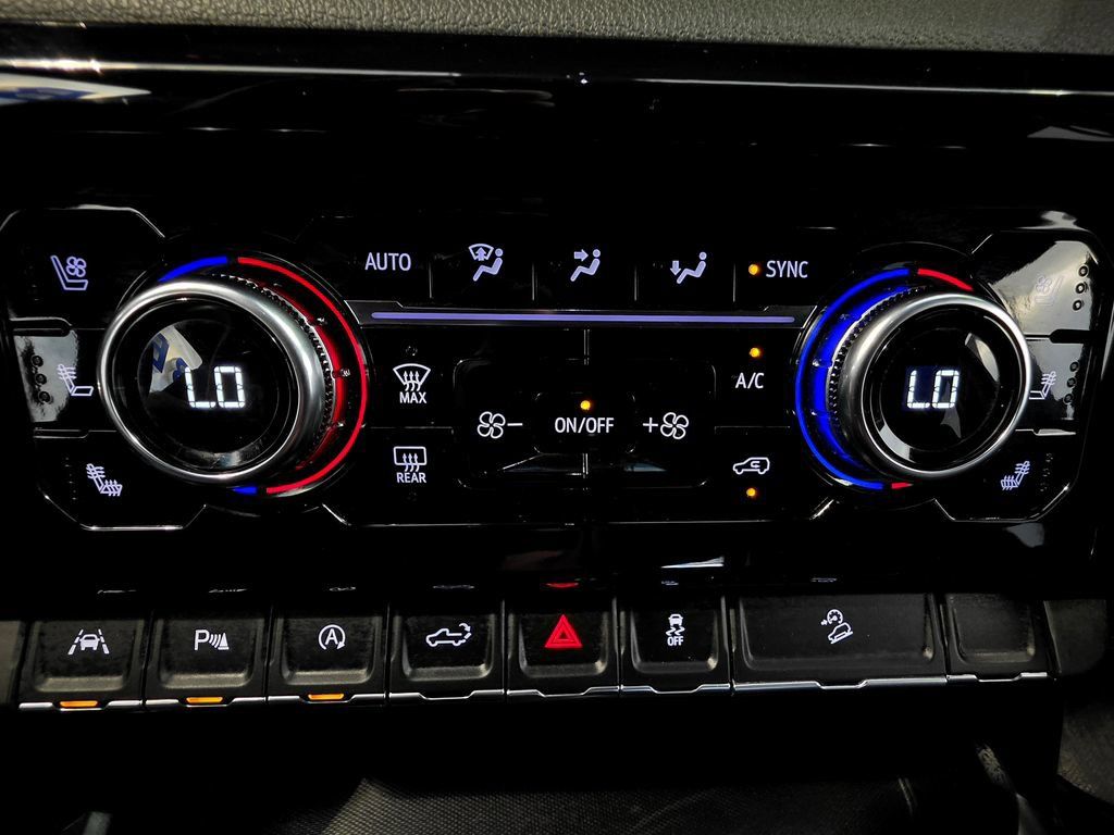 Used 2025 GMC Sierra 1500 AT4 AWD/4WD image 46