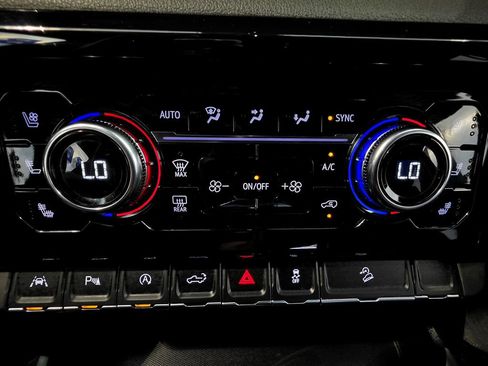 Used 2025 GMC Sierra 1500 AT4 AWD/4WD image 46