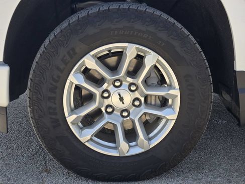 Used 2025 Chevrolet Silverado 1500 RST w/ Convenience Package II AWD/4WD image 12