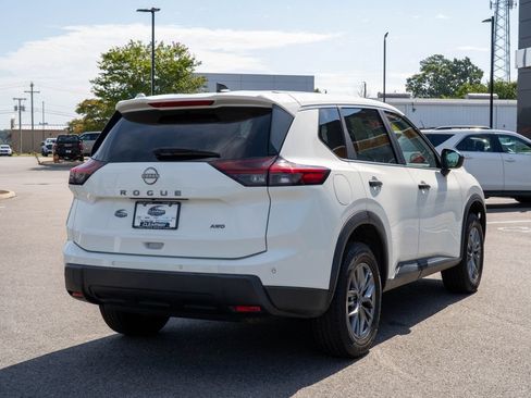 Used 2024 Nissan Rogue S AWD/4WD image 7