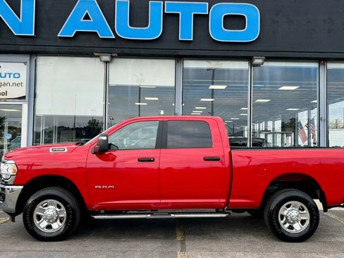 Used 2024 RAM 2500 Big Horn w/ Bed Utility Group image 2