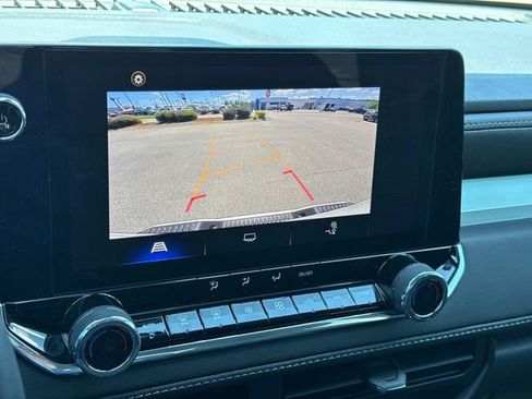 Used 2024 Chevrolet Colorado LT w/ LT Convenience Package RWD image 32
