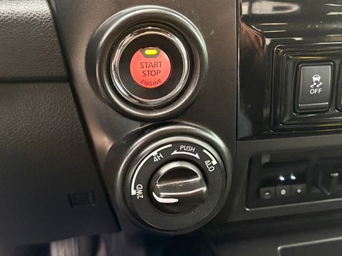 Used 2021 Nissan Titan PRO-4X w/ Pro-4x Convenience Package image 24