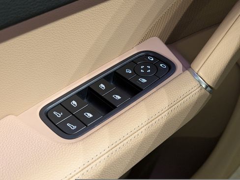 Certified 2023 Porsche Cayenne Coupe image 20