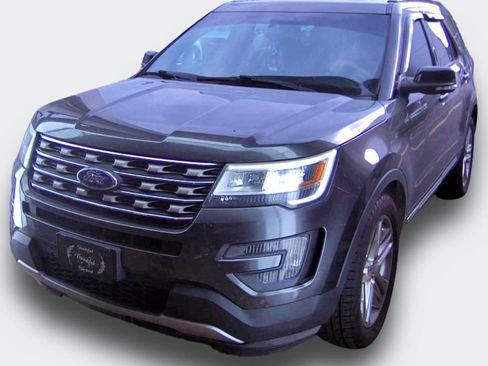 Used 2016 Ford Explorer XLT w/ Equipment Group 202A AWD/4WD image 2