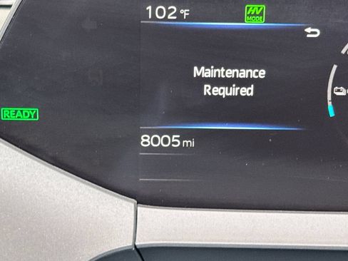 Used 2023 Toyota Prius Prime Premium FWD image 3