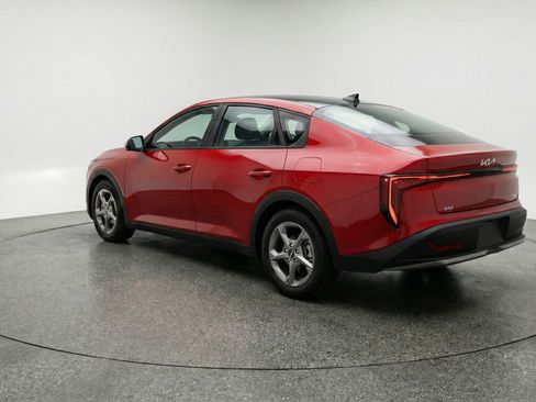 Used 2025 Kia K4 LXS image 6