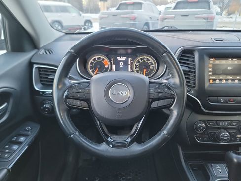 Used 2019 Jeep Cherokee Latitude Plus image 14