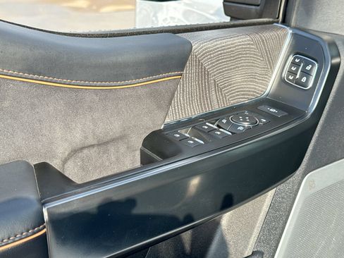 Used 2024 Ford F350 Platinum AWD/4WD image 13
