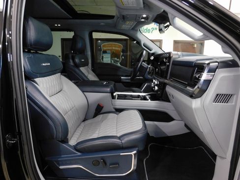 Used 2023 Ford F250 Limited w/ FX4 Off-Road Package image 96