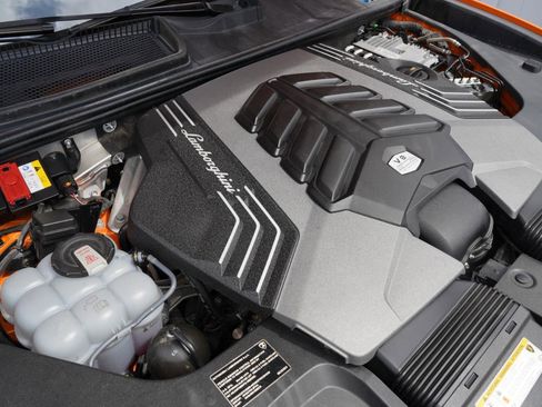 Used 2022 Lamborghini Urus image 82