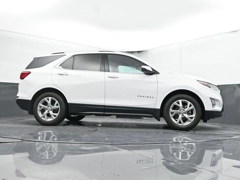 Used 2021 Chevrolet Equinox Premier AWD/4WD image 24