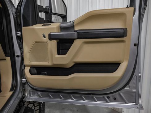 Used 2021 Ford F350 XLT w/ XLT Premium Package image 43