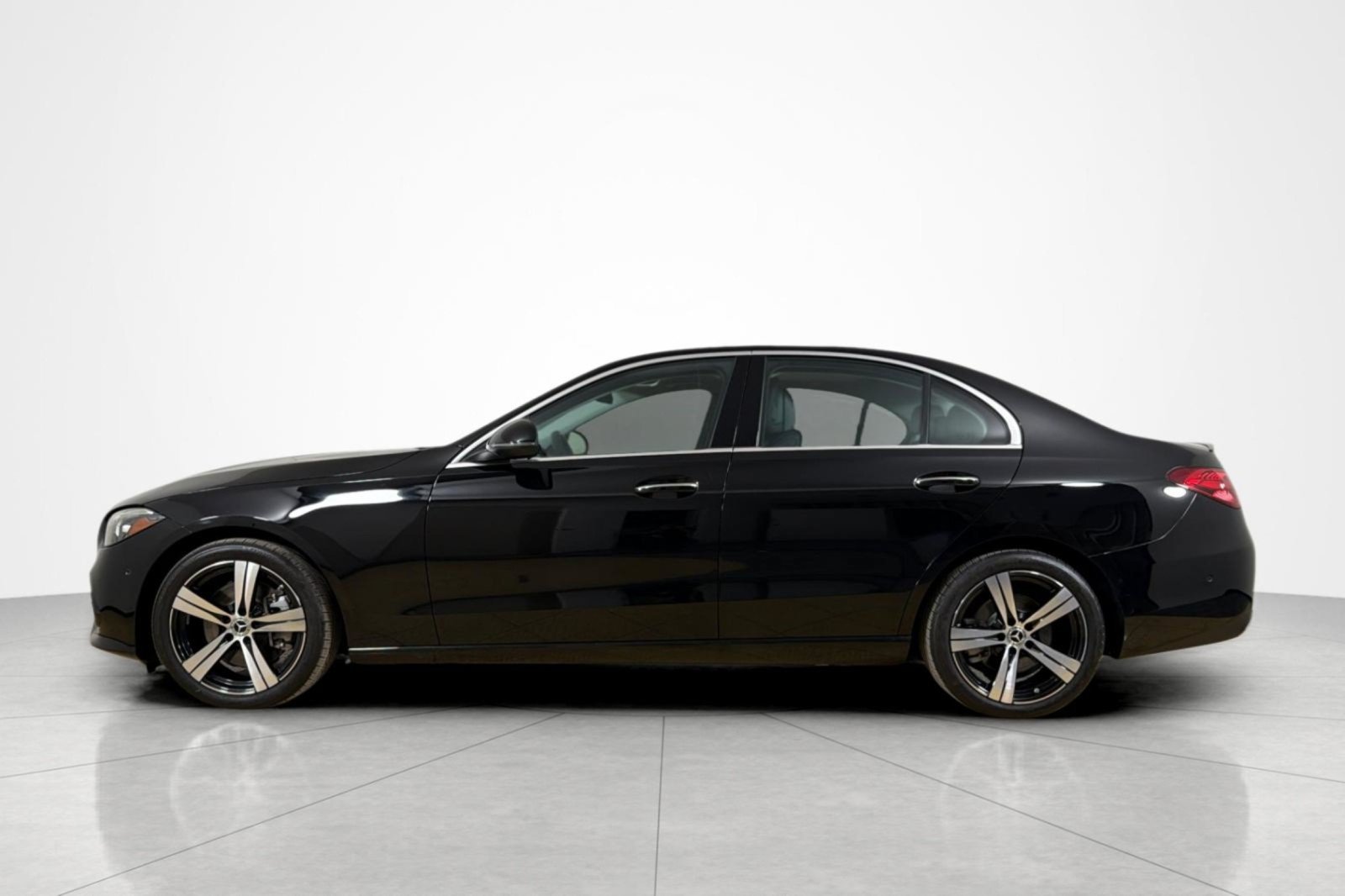 Used 2024 Mercedes-Benz C 300 Sedan image 2
