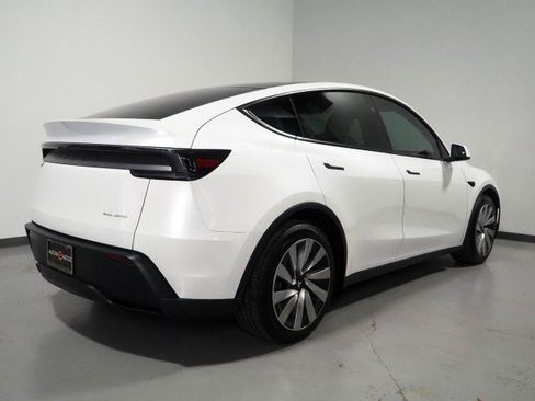 Used 2026 Tesla Model Y Long Range AWD/4WD image 7