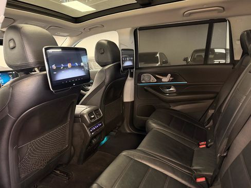 Used 2020 Mercedes-Benz GLS 450 4MATIC image 8