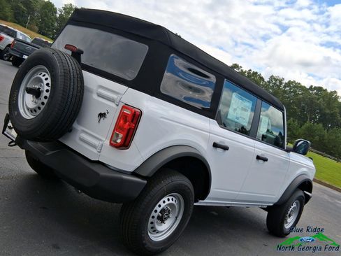 New 2025 Ford Bronco 4-Door image 25