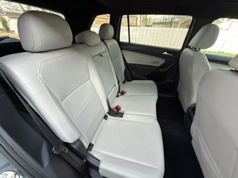 Used 2021 Volkswagen Tiguan SE R-Line image 28