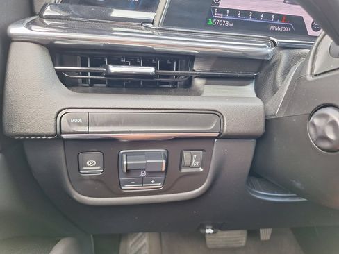 Used 2024 Cadillac Escalade Sport RWD image 23