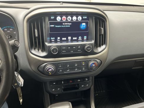 Used 2018 Chevrolet Colorado Z71 image 16