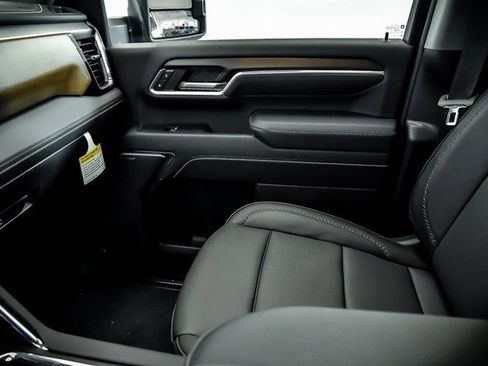 New 2025 GMC Sierra 2500 Denali w/ Denali Reserve Package image 18