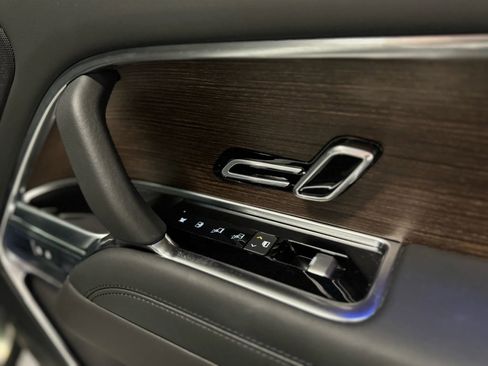 Used 2023 Land Rover Range Rover SE image 31