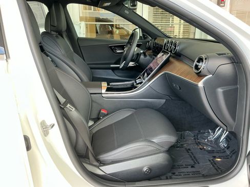 Used 2024 Mercedes-Benz C 300 Sedan image 30