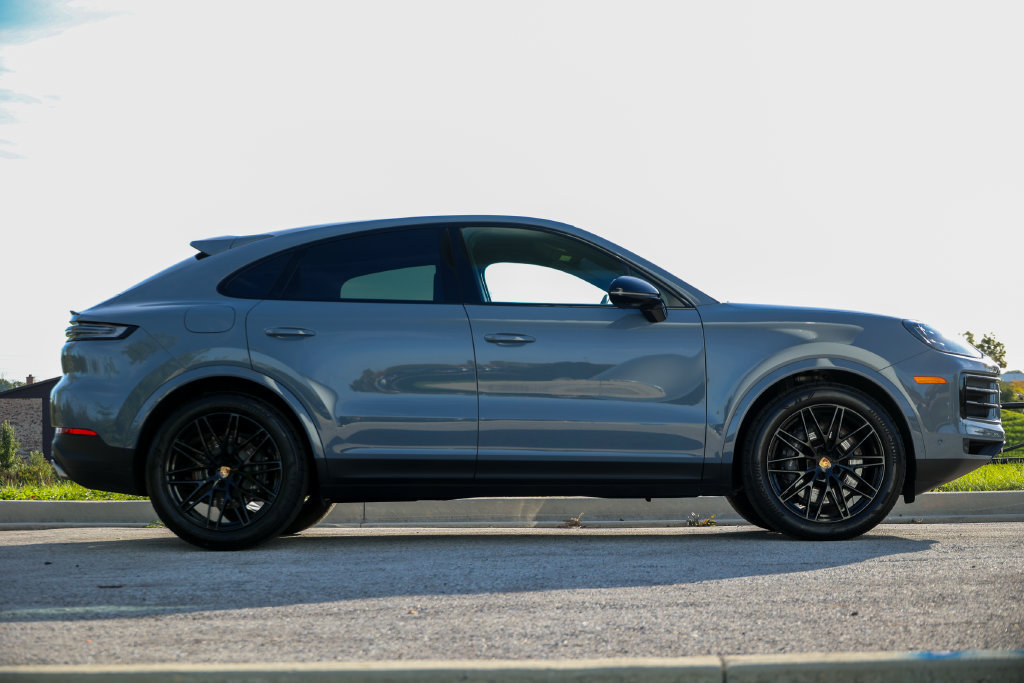 Certified 2026 Porsche Cayenne Coupe AWD/4WD image 21