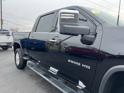 Used 2024 Chevrolet Silverado 2500 LTZ w/ LTZ Convenience Package image 11