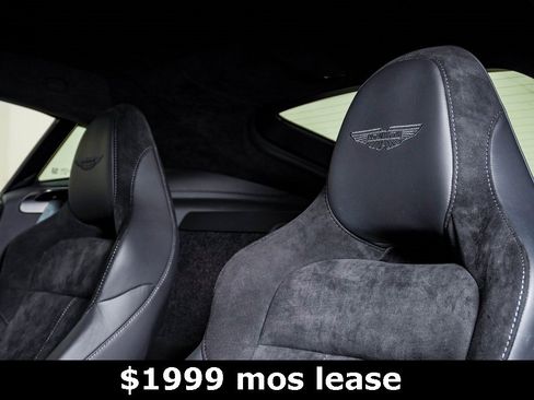 Used 2025 Aston Martin V8 Vantage Coupe image 21