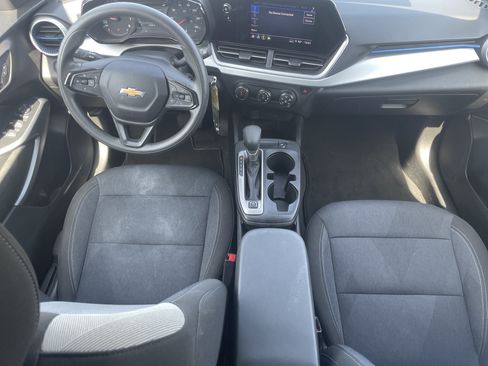 Used 2024 Chevrolet Trax LS FWD image 28