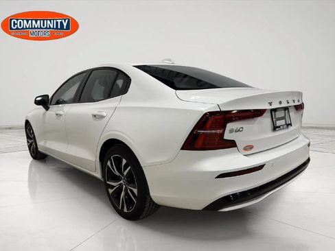 Used 2025 Volvo S60 B5 Core FWD image 5