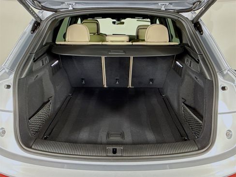 Certified 2025 Audi Q5 2.0T Premium Plus w/ Premium Plus Package image 28