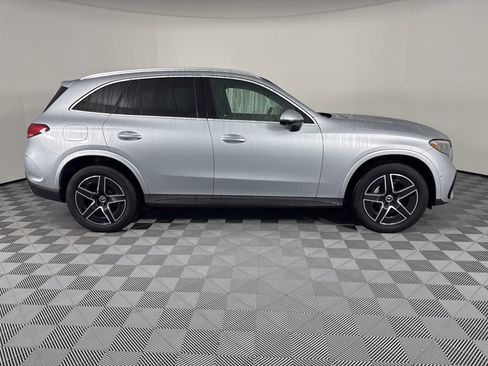 Used 2025 Mercedes-Benz GLC 350e 4MATIC image 7