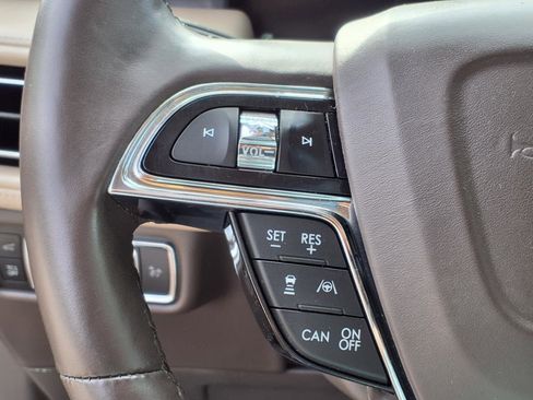 Certified 2022 Lincoln Nautilus Reserve w/ Equipment Group 201A image 22