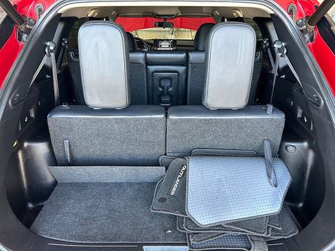 Used 2024 Mitsubishi Outlander FWD image 28