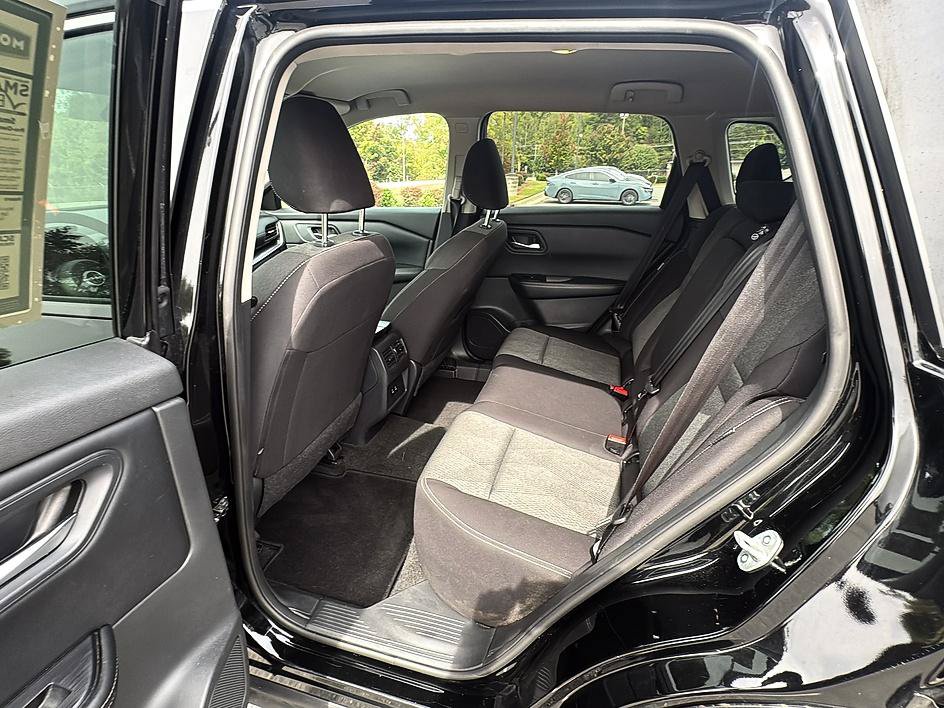 Certified 2024 Nissan Rogue SV AWD/4WD image 17