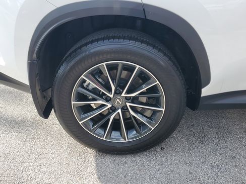 Used 2025 Lexus NX 250 FWD w/ Towing Package (2000 Lbs) image 7