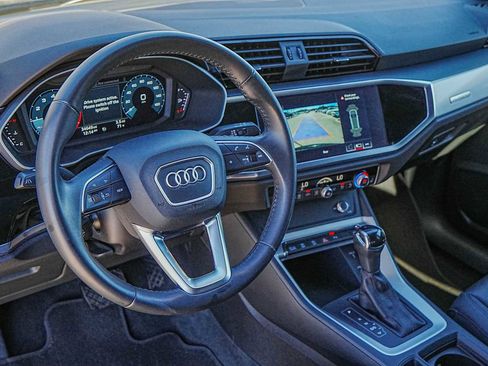 Used 2020 Audi Q3 2.0T Premium image 9