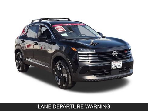 Used 2026 Nissan Kicks SR FWD image 2